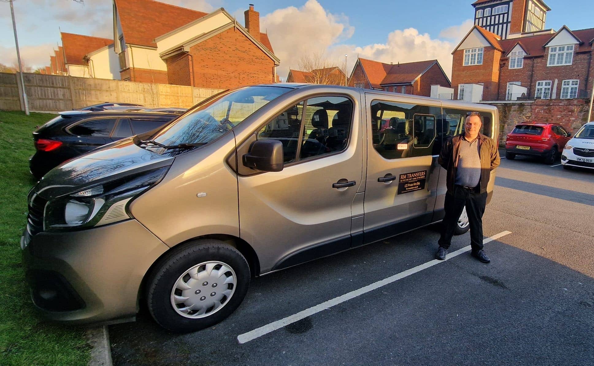 airport shuttle private taxi from wirral to liverpool holiday manchester airports 8 seater minibus